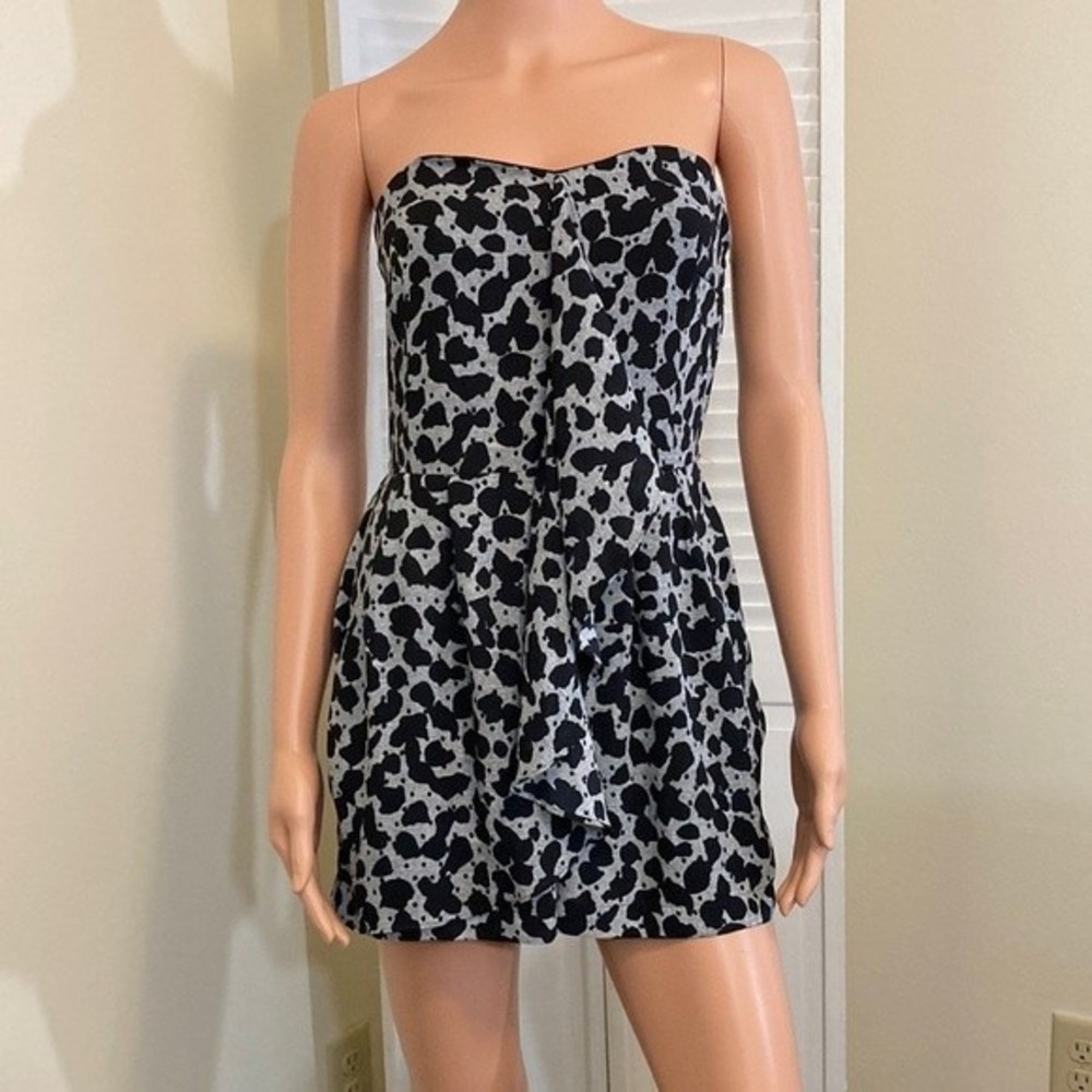 EXPRESS Size 0 strapless ruffled spotty mini romper